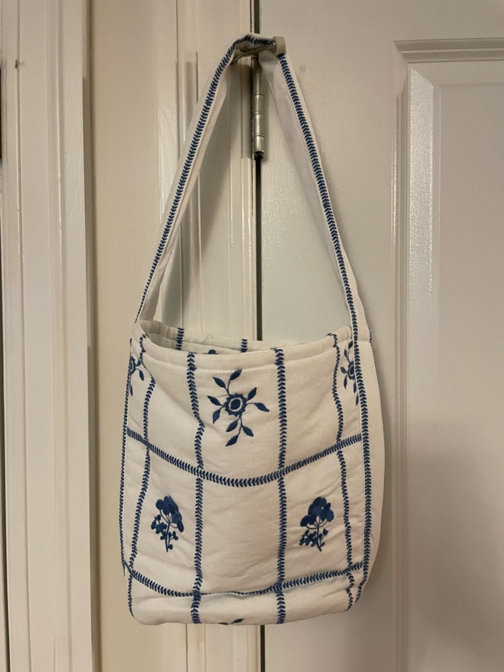 Sezane Bucket Bag - Picture 2 of 5